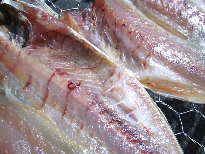 沼津造り真あじ干物の特撰は程よい中サイズです