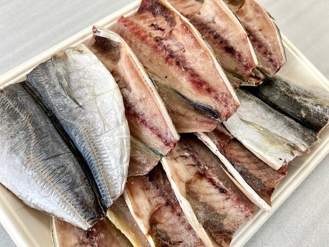 真あじの干物、頭と尻尾を取った、まん中部分